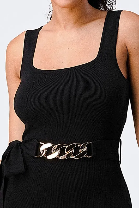 BOLD CHAIN BELTED KNIT BODYCON MIDI DRESS