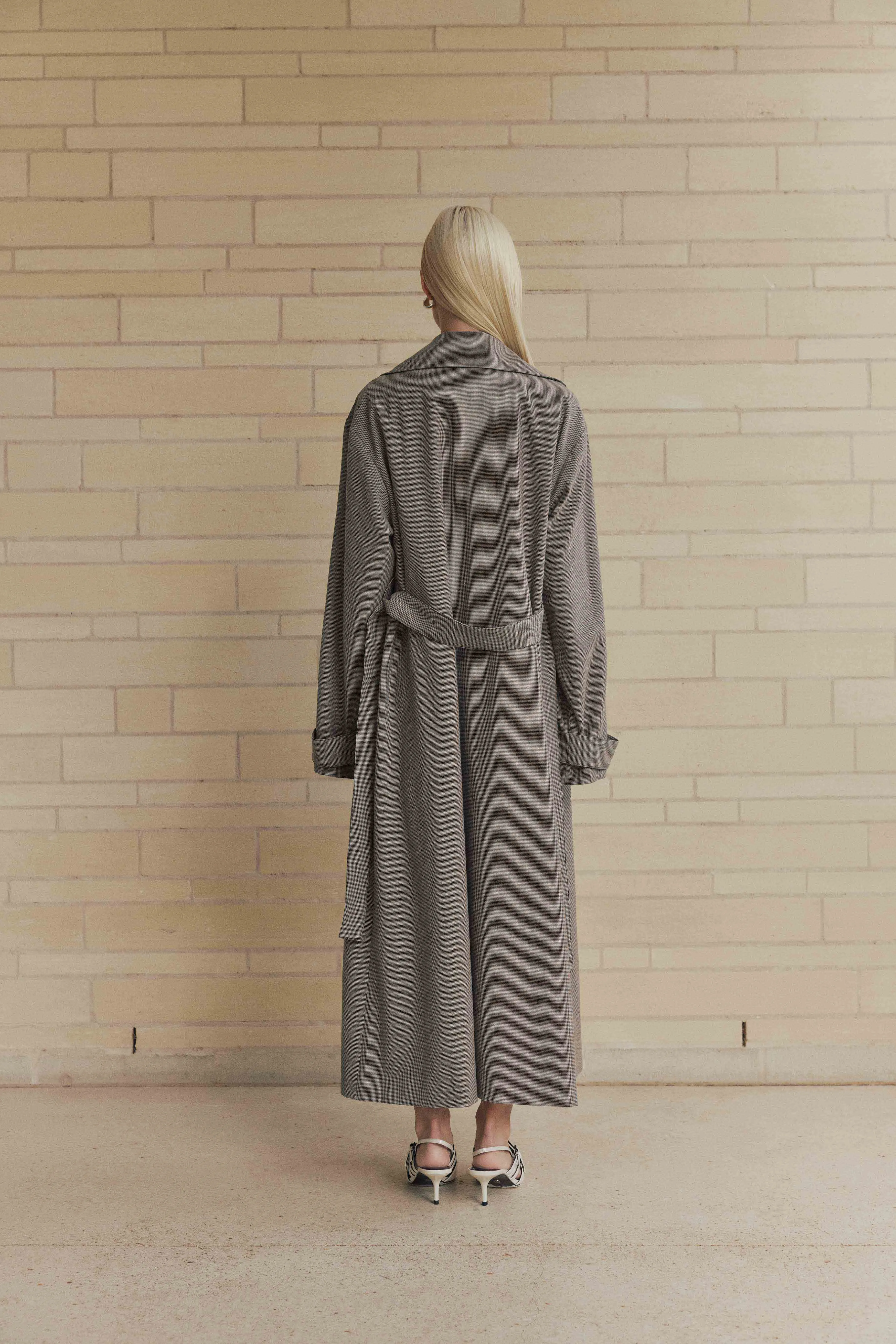 CURAAE London Trench Coat In Brown