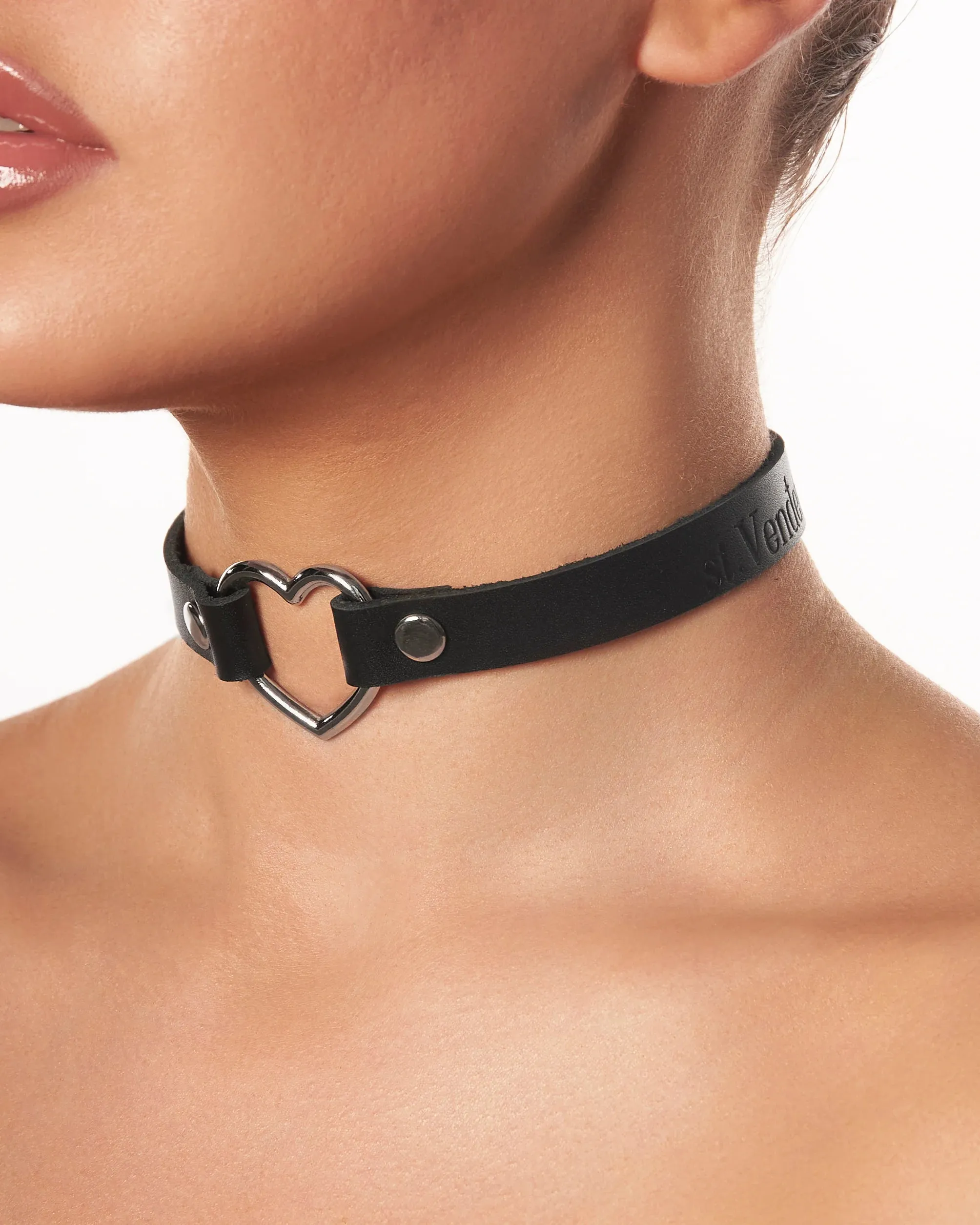 Luv choker